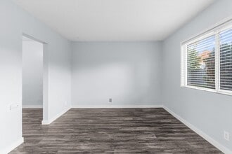 925 E 19th St in Long Beach, CA - Building Photo - Building Photo