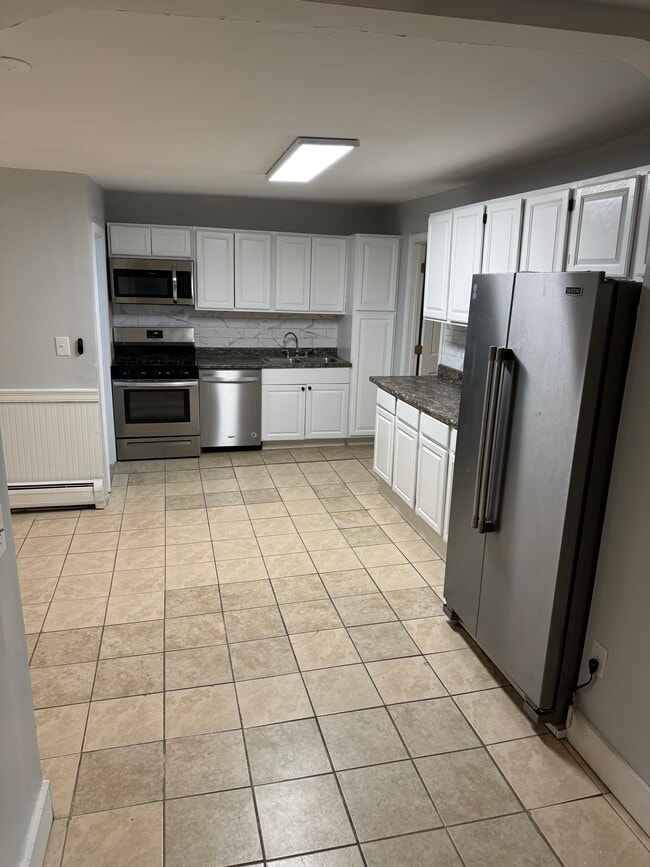 74 Railroad Ave, Unit 3