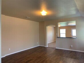 471 Harding Ln in Lavon, TX - Foto de edificio - Building Photo