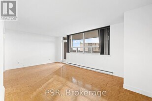 240 Markland Dr in Toronto, ON - Building Photo