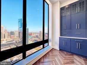 10 E Lee St in Baltimore, MD - Building Photo - Building Photo