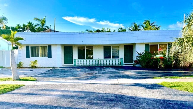 103 Laredo Ln in Boca Raton, FL - Building Photo - Building Photo