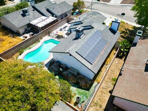 837 Sunrise Ct in Lancaster, CA - Building Photo - Building Photo