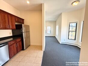 606 Columbus Ave, Unit 3L in Boston, MA - Foto de edificio - Building Photo