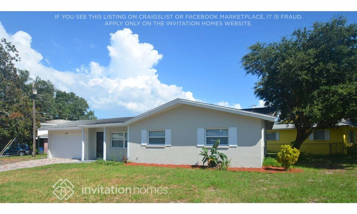 1355 Stratford Dr in Clearwater, FL - Building Photo