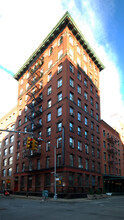 76 Laight St in New York, NY - Building Photo - Building Photo