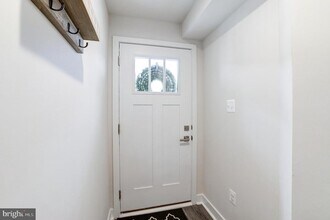 105 Burkwood Ter in White Post, VA - Building Photo - Building Photo