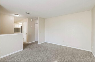 18 Dempster Ct in Sacramento, CA - Building Photo - Building Photo