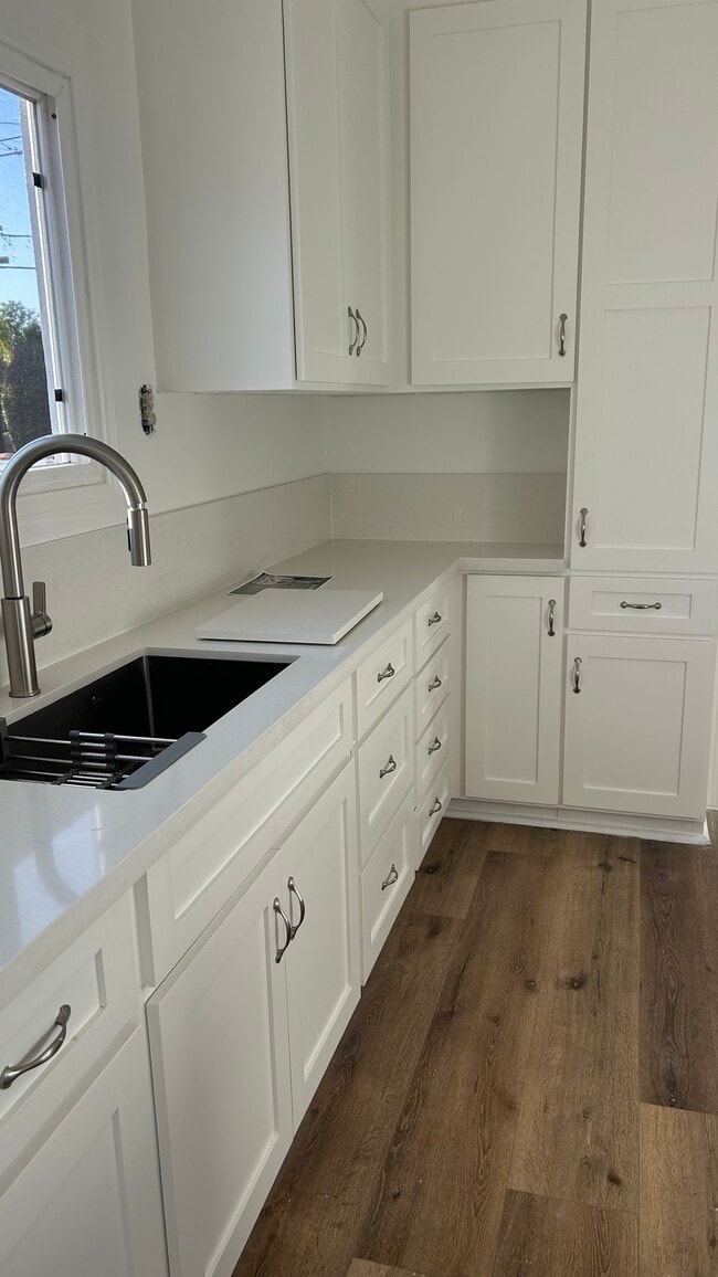 510 W Holly Ave in El Segundo, CA - Building Photo - Building Photo