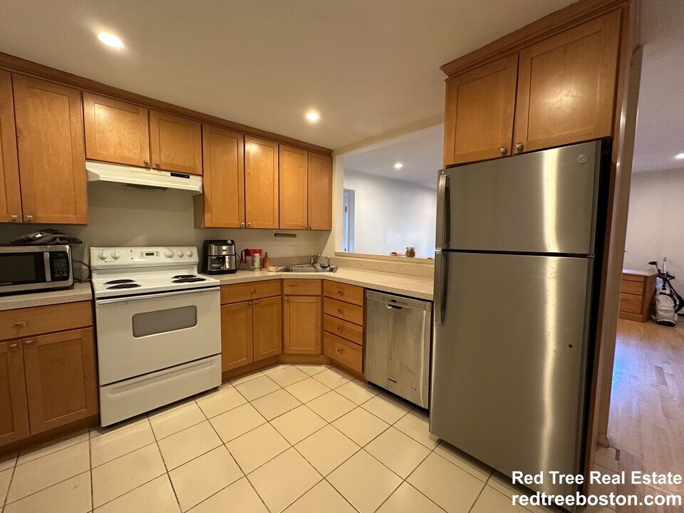 15 Walbridge St in Boston, MA - Building Photo