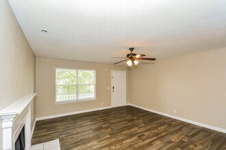 912 Tom Hailey Blvd in La Vergne, TN - Building Photo - Building Photo