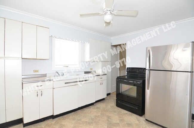 319 Front St in Dupont, PA - Building Photo - Building Photo