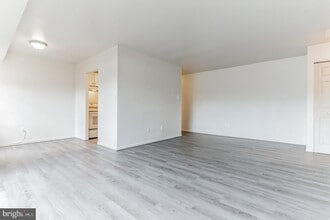 7598 Gales Ct, Unit 004 in Manassas, VA - Building Photo - Building Photo