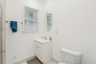 4705 Greenbelt Rd in College Park, MD - Building Photo - Building Photo
