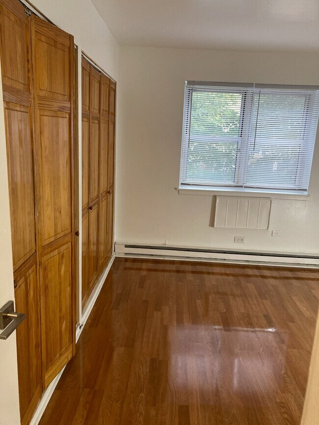 5920 N Kenmore Ave, Unit 203 in Chicago, IL - Building Photo - Building Photo