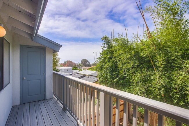 243-243 N Granados Ave in Solana Beach, CA - Building Photo - Building Photo