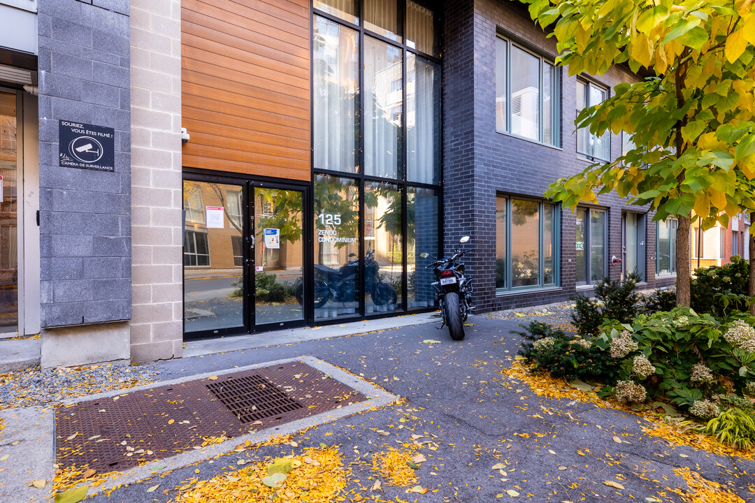 Zendo Condominium in Montréal, QC - Building Photo