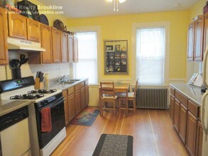 23 Roberts St, Unit 2 in Brookline, MA - Building Photo - Building Photo