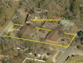 1500 N Fannin Ave in Cameron, TX - Building Photo