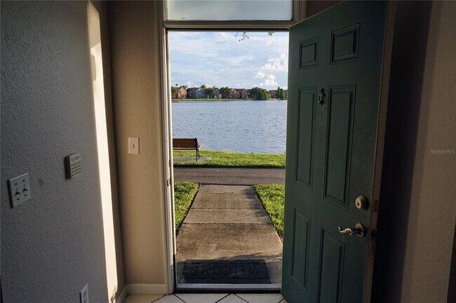 9018 Lake Chase Island Way in Westchase, FL - Building Photo - Building Photo