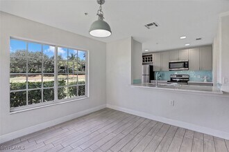 9465 Ivy Brook Run in Ft. Myers, FL - Foto de edificio - Building Photo