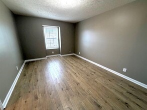 Church Way Apartments in Louisville, KY - Building Photo - Building Photo