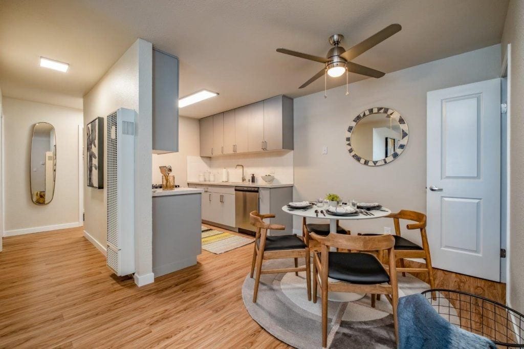 Kendall Square in Manteca, CA - Building Photo