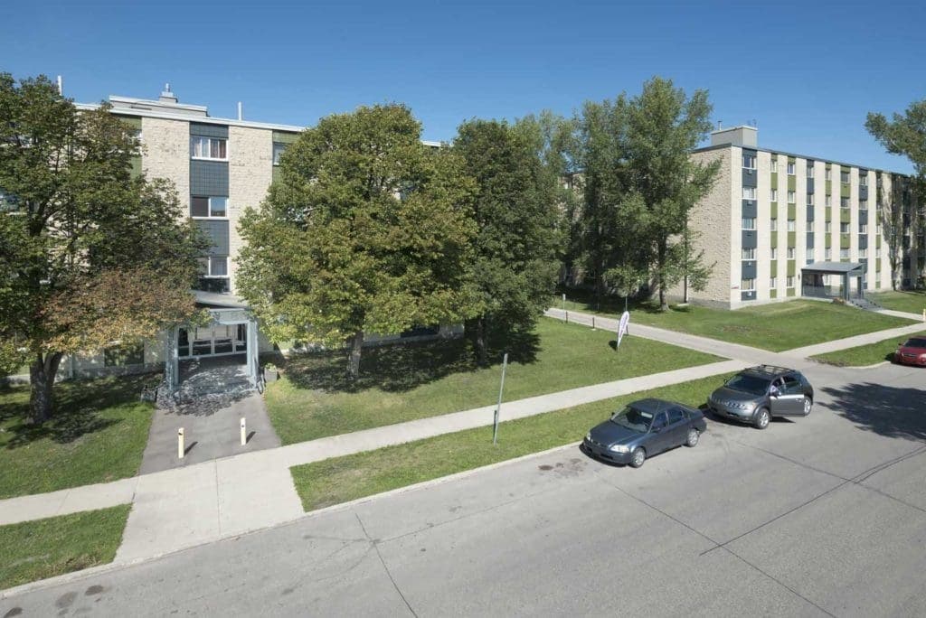 100 Prevette St in Winnipeg, MB - Building Photo