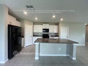 15618 Greenleaf Bay St in Sun City Center, FL - Building Photo - Building Photo