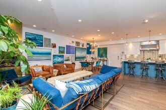 621 E 1st St, Unit A4 in Boston, MA - Foto de edificio - Building Photo