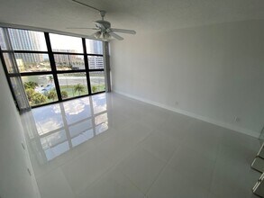 400 Leslie Dr in Hallandale Beach, FL - Building Photo - Building Photo