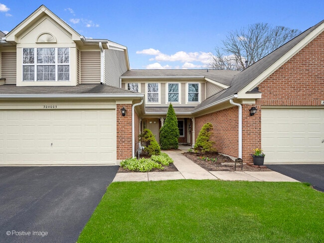property at 30W003 Willow Ct