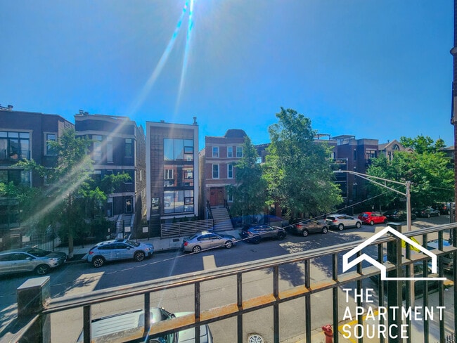 1228 N Cleaver St, Unit 2 in Chicago, IL - Building Photo - Building Photo
