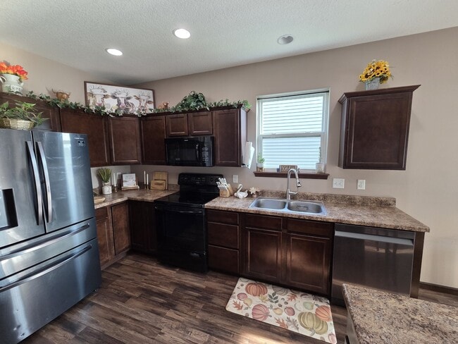 4121 Mockingbird Ln in Waterloo, IA - Foto de edificio - Building Photo
