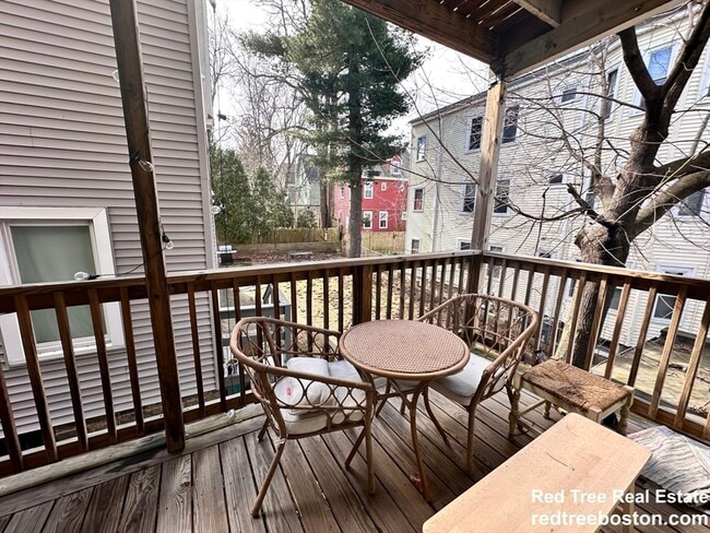 4 Montcalm Ave, Unit 2 in Boston, MA - Building Photo - Building Photo