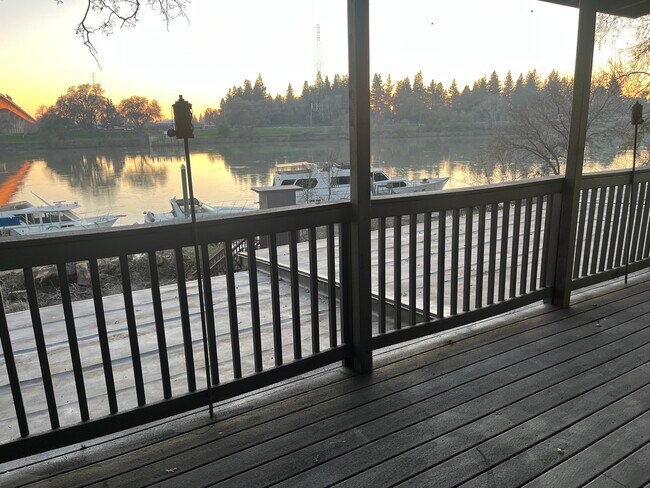 2181 Garden Hwy in Sacramento, CA - Building Photo - Building Photo