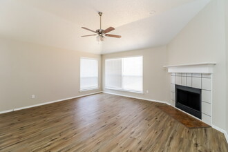 808 Thorton Dr in Cedar Hill, TX - Building Photo - Building Photo
