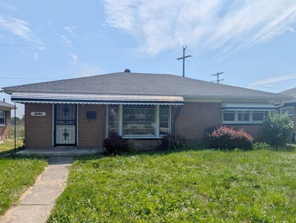 3505 Cherokee Ave in Flint, MI - Building Photo