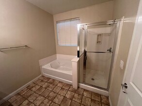 3161 McLennan Ave in North Las Vegas, NV - Foto de edificio - Building Photo