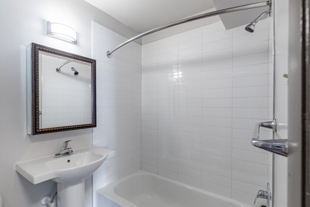 Parkside Landing Apartments in Rockville, MD