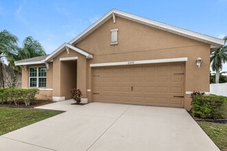 2002 SE 12th St in Cape Coral, FL - Building Photo - Building Photo