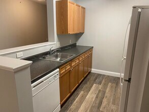 122 Coliseum Ave in Nashua, NH - Building Photo - Building Photo