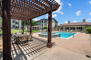 Tuscany Villas at Chase Oaks Senior Community Apartamentos