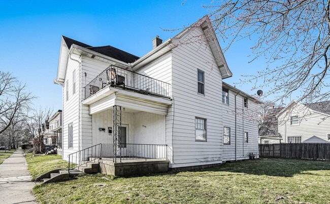 property at 1449 Quarry Ave NW