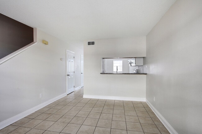 8897 Richmond Dr in La Place, LA - Foto de edificio - Building Photo