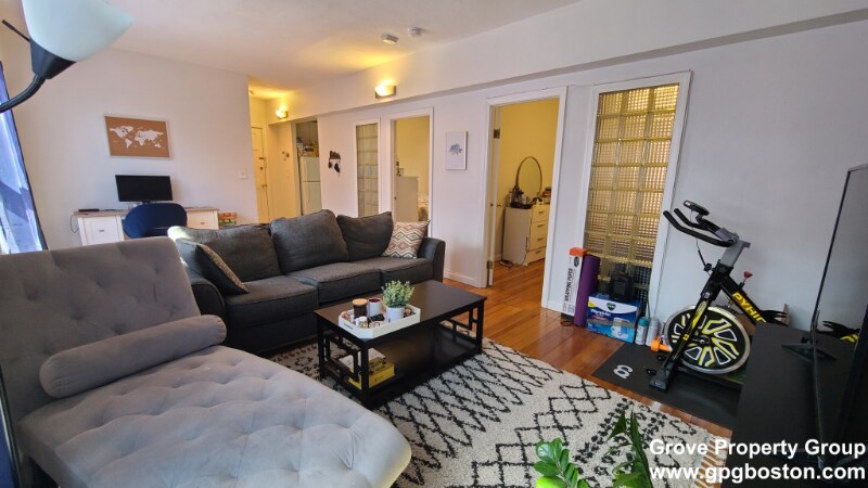 4 Henchman St in Boston, MA - Building Photo