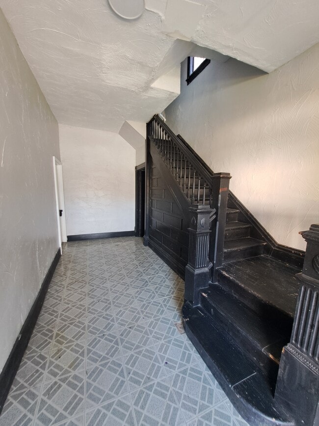 454 Freeport St, Unit C in New Kensington, PA - Building Photo - Building Photo