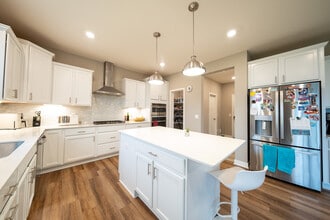 18362 Greenstone Way in Lakeville, MN - Building Photo - Building Photo