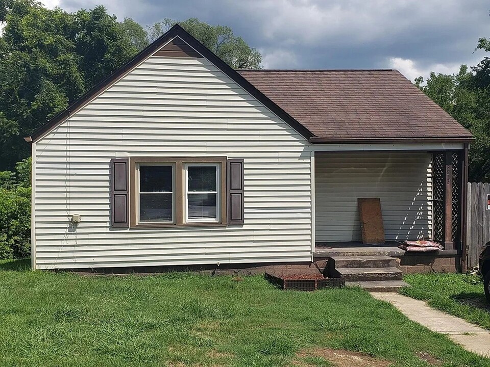 2913 Ashley St in Kingsport, TN - Building Photo