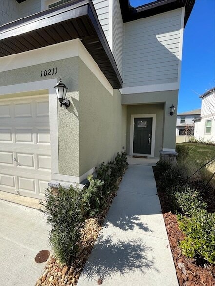 10211 Trumpet Honeysuckle Wy in San Antonio, FL - Foto de edificio - Building Photo